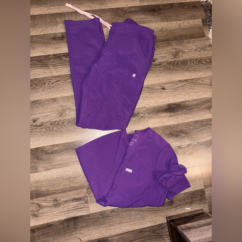Figs Purple Scrub Set